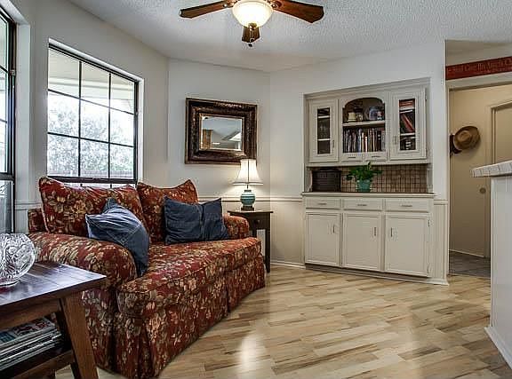 5th image of 2502 Primrose Dr
