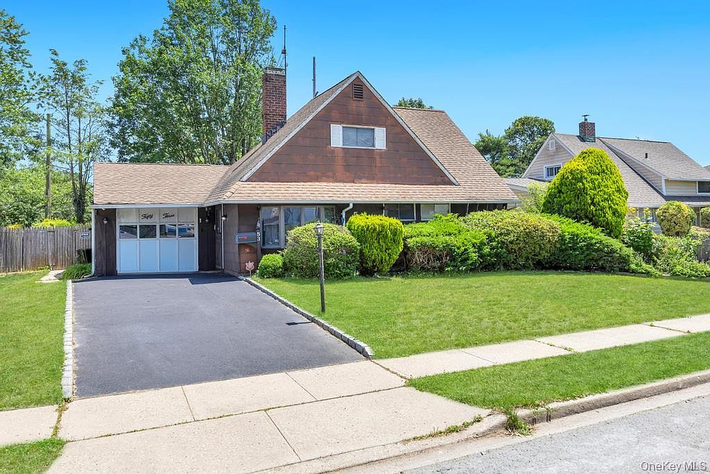 y*i様 house on the hill ロンパース 80 53 Bridle Lane, Hicksville, NY 11801 | Zillow
