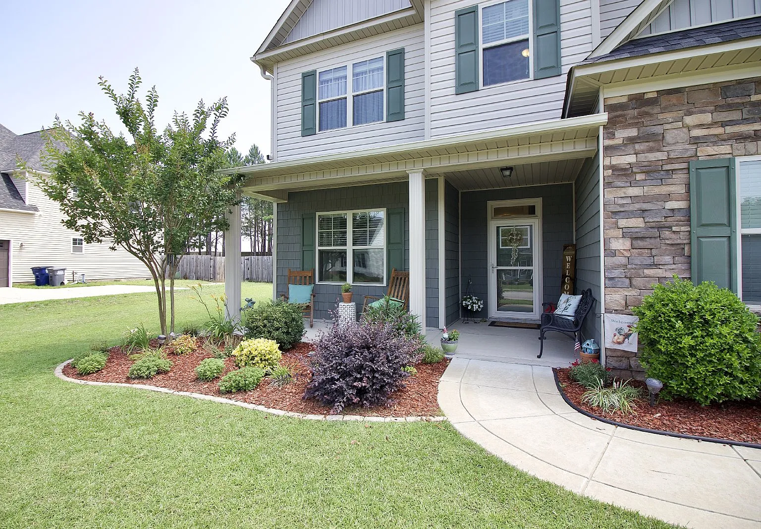 4 bed, 2.5 bath, 2956 sqft, $2,300 — Photo 1