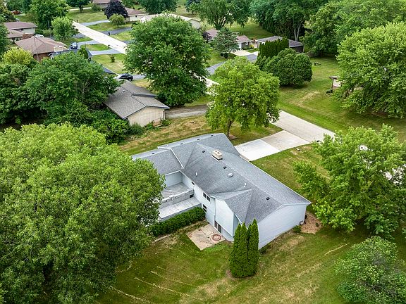 5th image of 8038 Cloverdale Ln