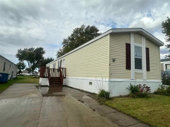 1922 Eastern Dr SW, Cedar Rapids, IA 52404