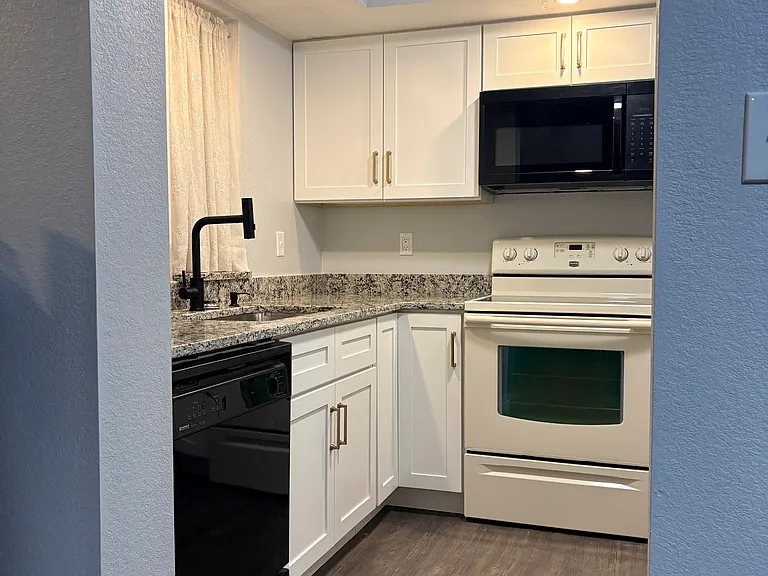19505 Quesada Ave #EE201 — Photo 5