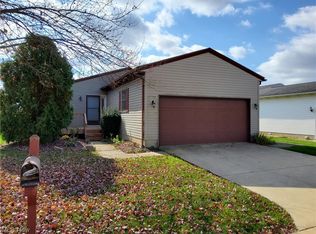 144 Royal Crest Dr UNIT B, Seville, OH 44273