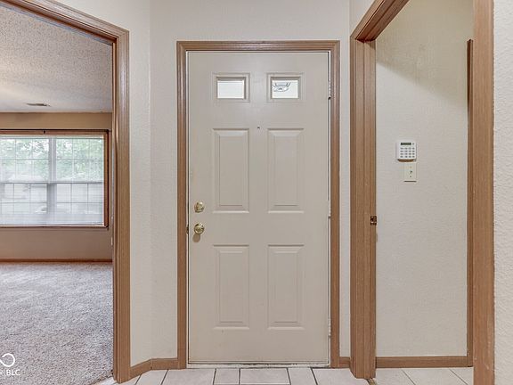 4th image of 6010 Rocky River Dr