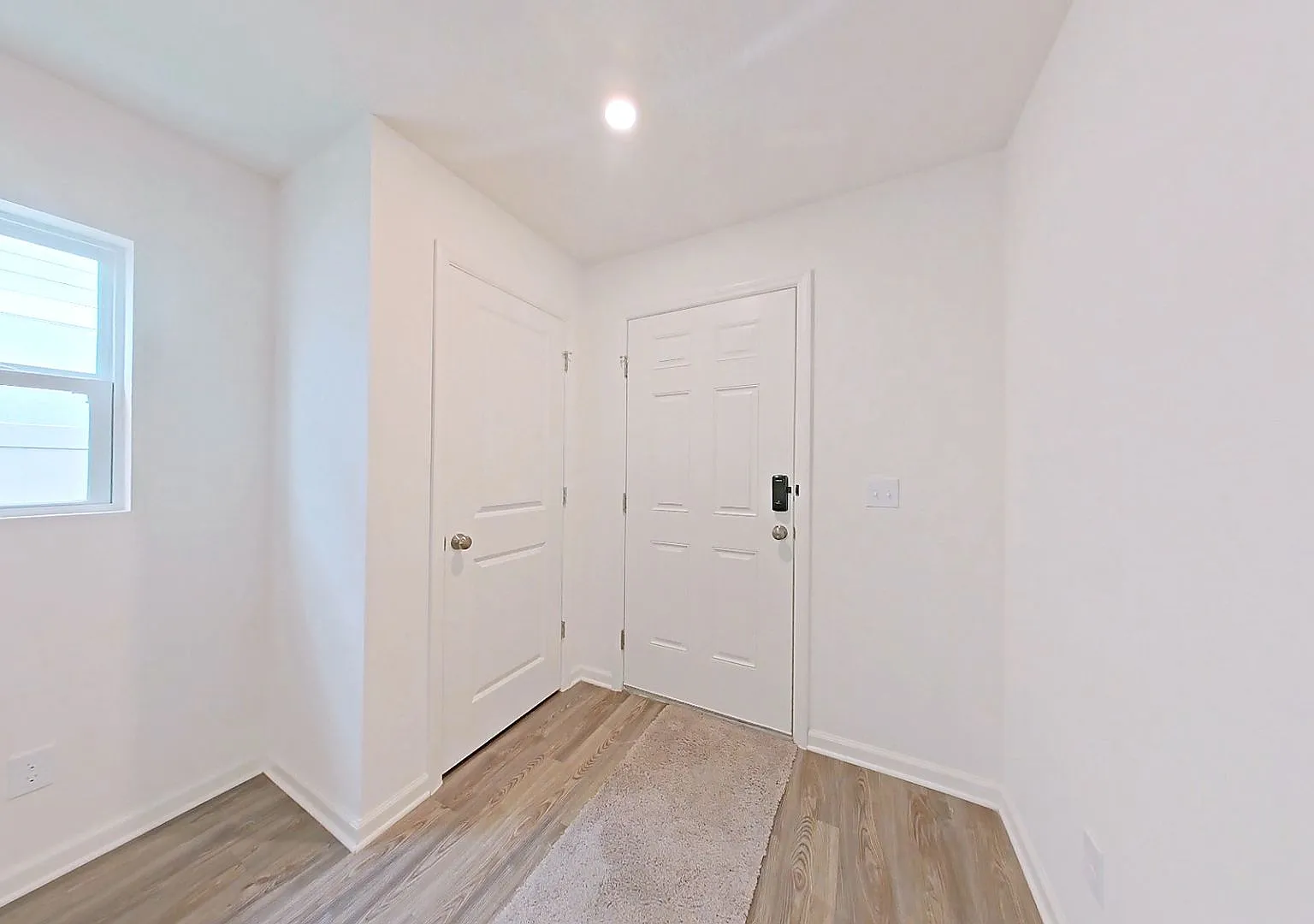 Modern 3-Bedroom Home in Bradbury Creek — Photo 2