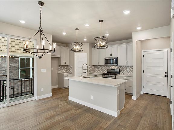 The Keystone s dining area makes the perfect spot to gather with friends or family.
