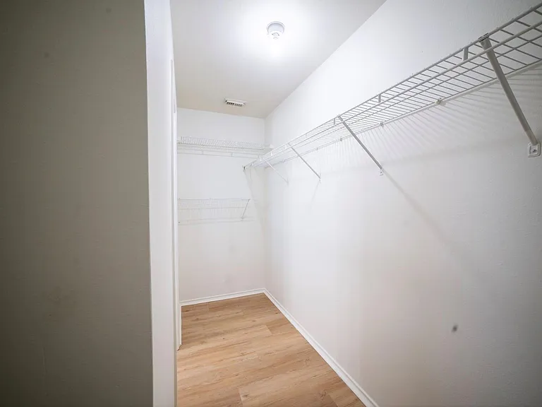 9519 Deep Valley Dr — Photo 13