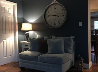 4 Pine St, Green Brook, NJ 08812