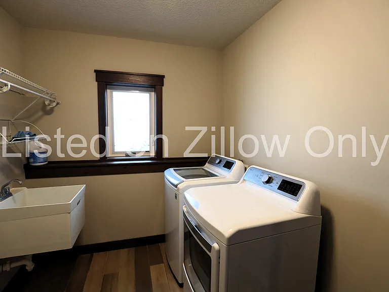 6758 Redwood Ave — Photo 23