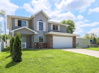 4523 N Shore Dr, Council Bluffs, IA 51501