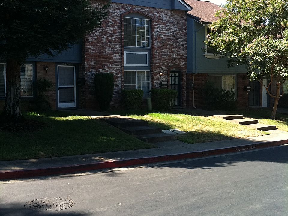 1st image of 4004 Oak Villa Cir