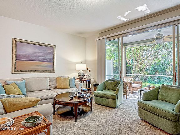 3rd image of 7007 ROUNDLEAF Drive