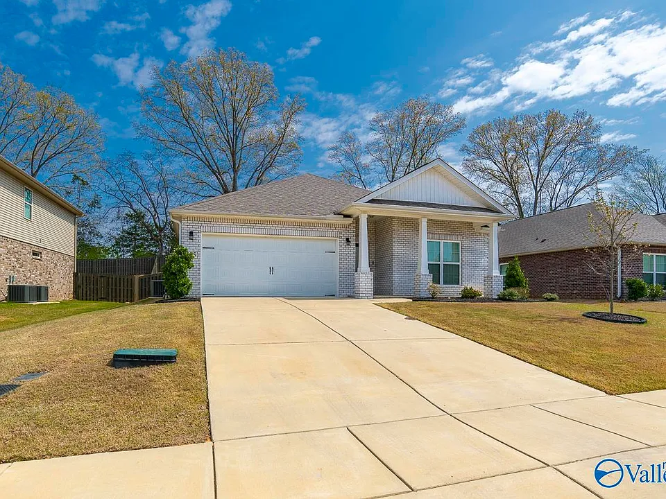125 River Springs Ct