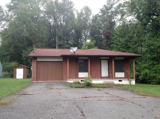 302 Edmonds Dr, Oliver Springs, TN 37840