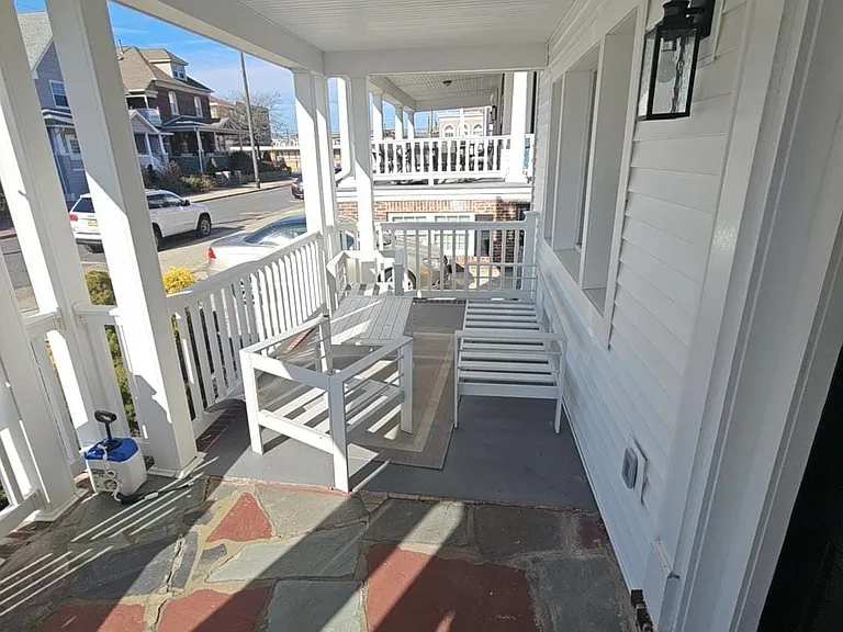 107 S Dover Ave — Photo 4