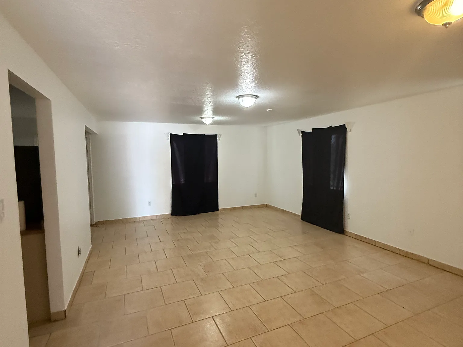 4 bed, 1552 sqft, $2,200 — Photo 2