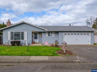 920 Dogwood St, Sweet Home, OR 97386
