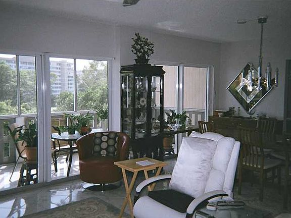 5th image of 4001 Hillcrest Dr APT 401