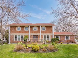 26 Birchdale Ln, Port Washington, NY 11050