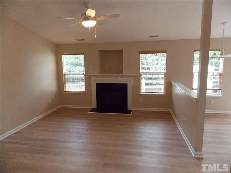 1741 E Honey Springs Ave — Photo 3