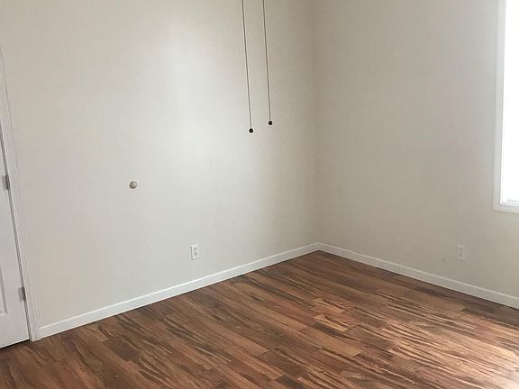 4th image of 5143 Daggett Ave