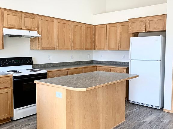 3rd image of 5110 Larch Ln
