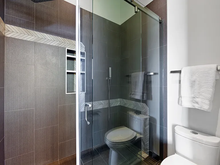 Bed 7: Mother in law apartment, full bath with shower, and 2 sinks