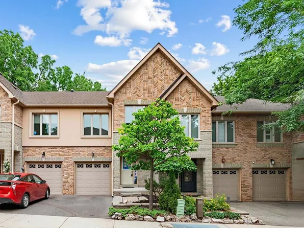 7 Briarly Ln, Toronto, ON M9A 5E7