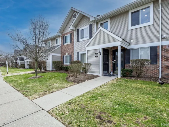 31446 Orchard Crk, Farmington, MI 48334