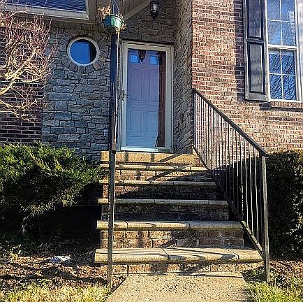 3rd image of 953 Pecos Cir