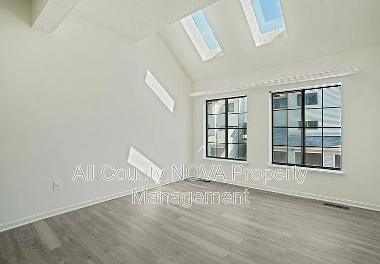1611 Carriage House Ter #1611 — Photo 6