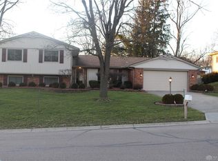 7675 Rolling Oak Dr, Dayton, OH 45459