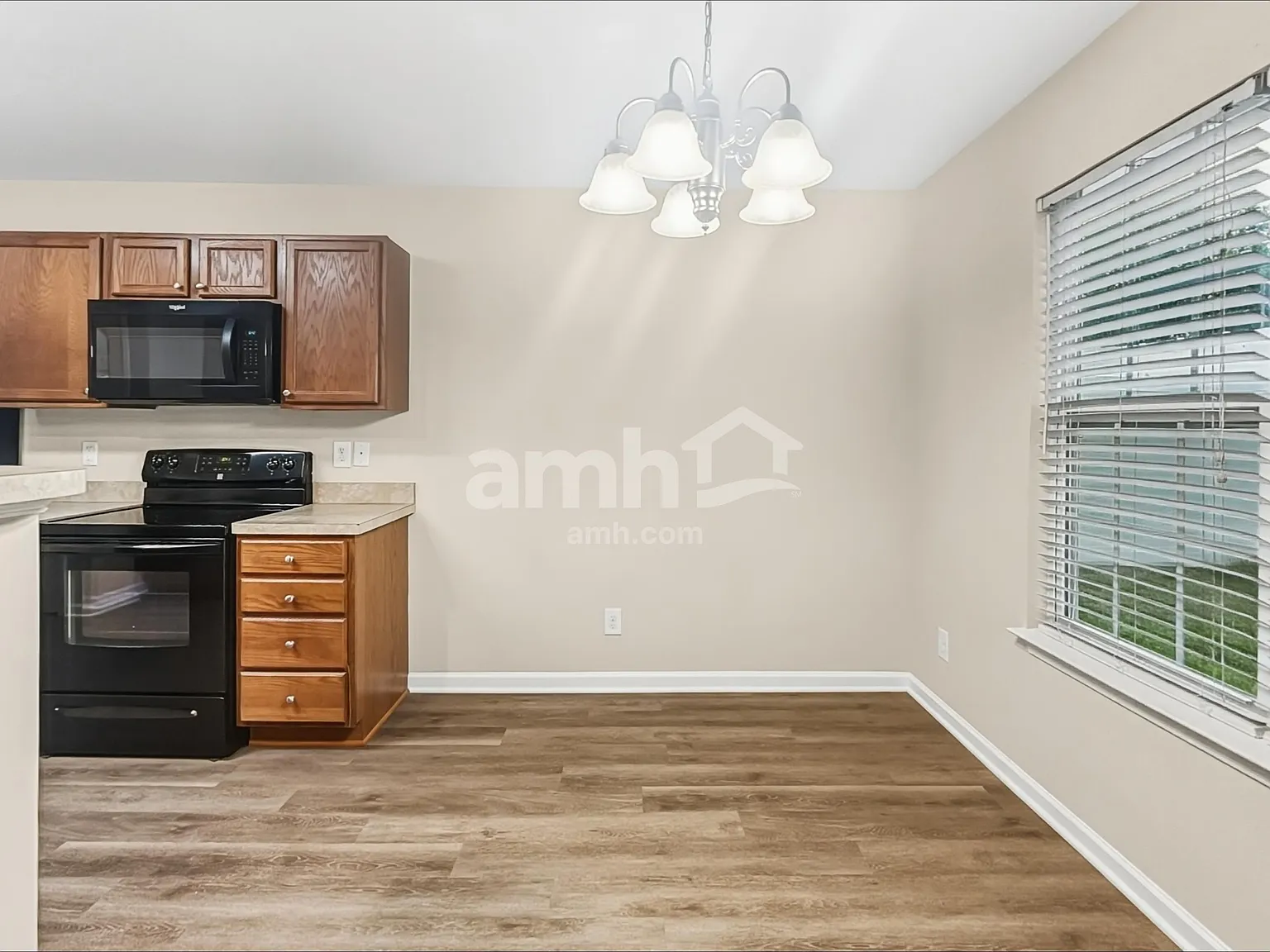 3 bed, 2.5 bath, 1784 sqft, $2,010 — Photo 4