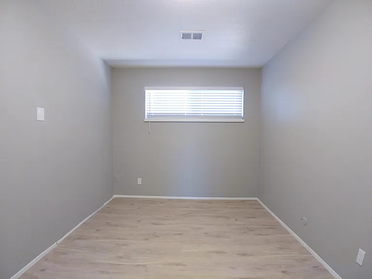 Contemporary, Loaded 2 Bed 2 Bath Apartment on Conchas Park — Photo 26