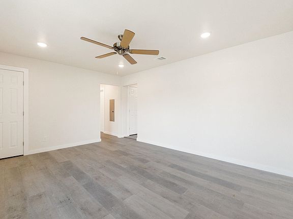 4th image of 44 Sue Ann Drive