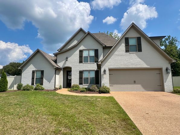 370 Saddlebrook Dr