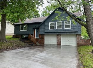 7001 Barkley St, Overland Park, KS 66204