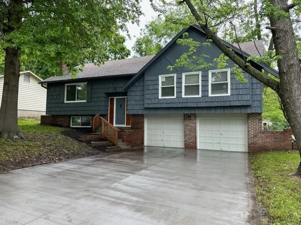 7001 Barkley St, Overland Park, KS 66204