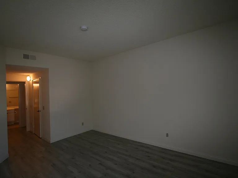 3637 Clarington Ave #113 — Photo 8
