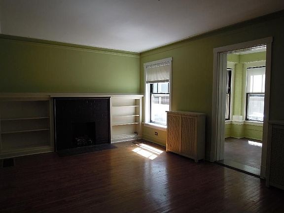 4th image of 1328 W Farwell Ave