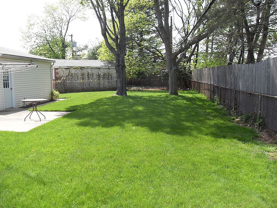 2nd image of 20 Terrace Ct