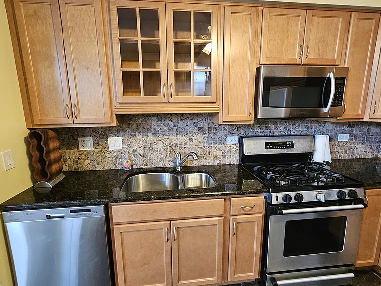 615 Woodhaven Dr — Photo 7