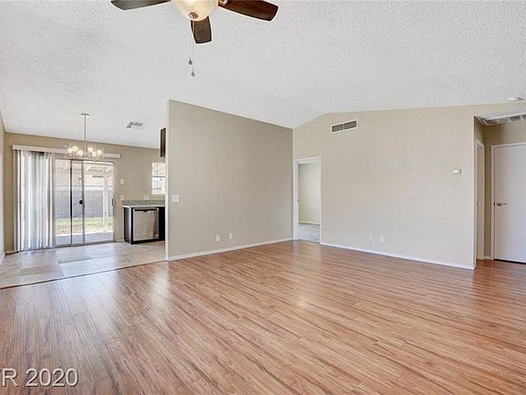 3rd image of 224 Las Palmaritas Dr