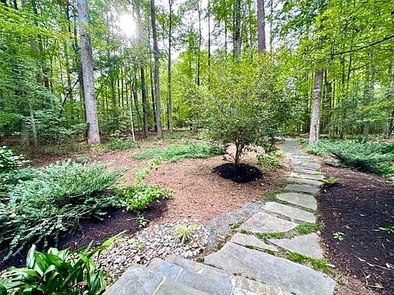 2nd image of 104 Juniper Pl