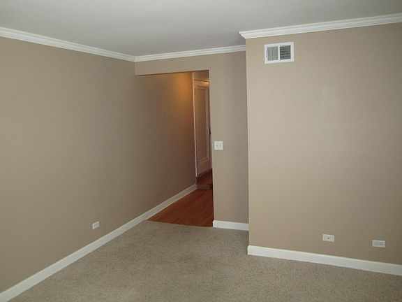 2nd image of 2700 W Argyle St Unit 3