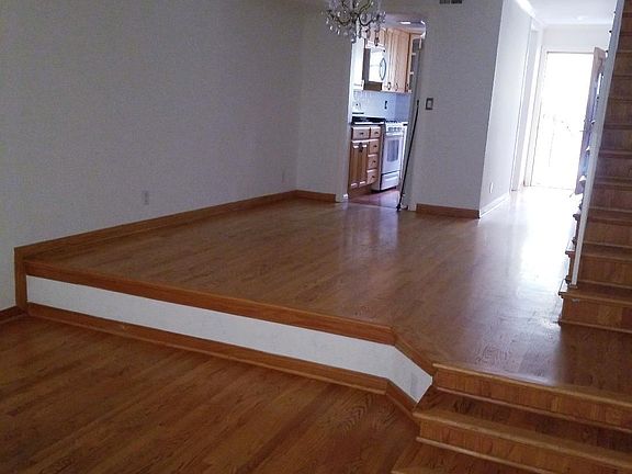 2nd image of 10921 Morrison St APT 3