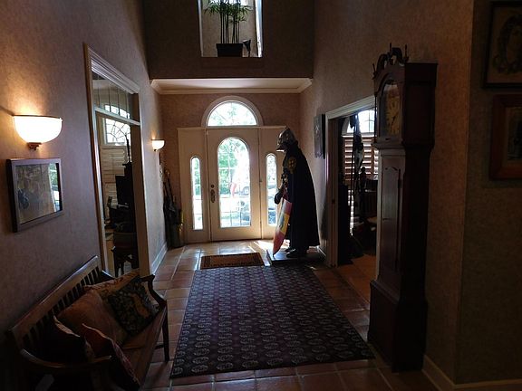 4th image of 215 Crown Point Dr