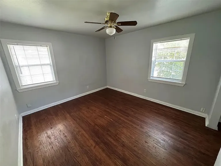 2203 Tolosa Dr — Photo 17