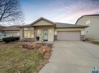 321 S Spring Pl, Brandon, SD 57005