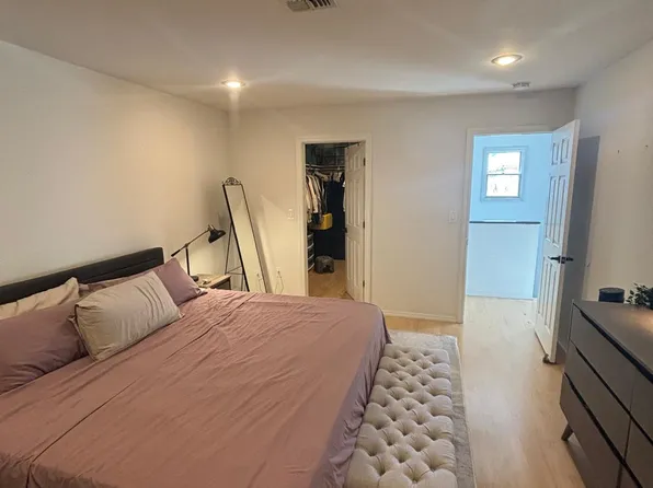 515 44th Street image 10 of 13